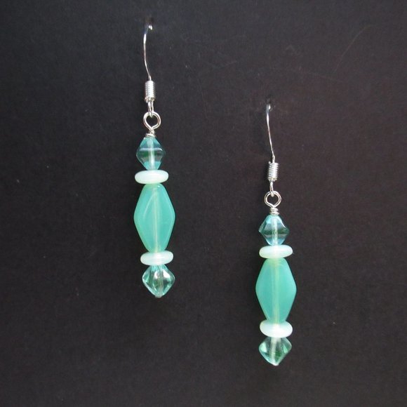 Uranium glass bead earrings - Picture 11 of 11